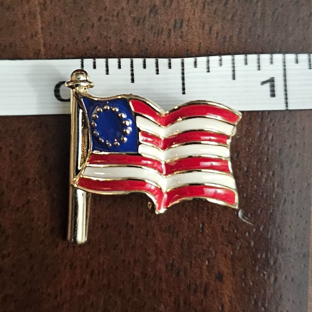 Small Vintage American Flag Brooch